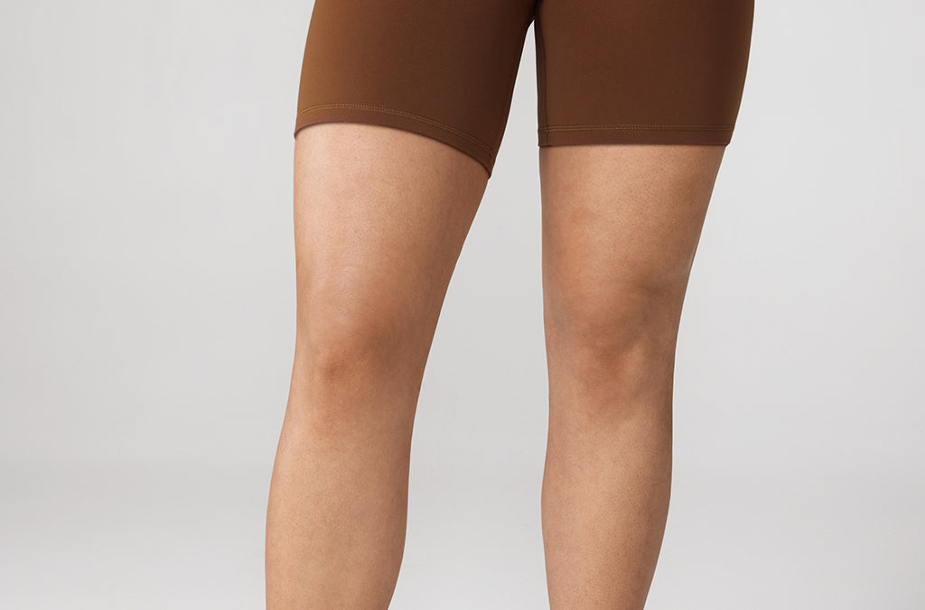 Women's Hugcurve No Front Seam Biker Shorts 6" Mocha Cocoa