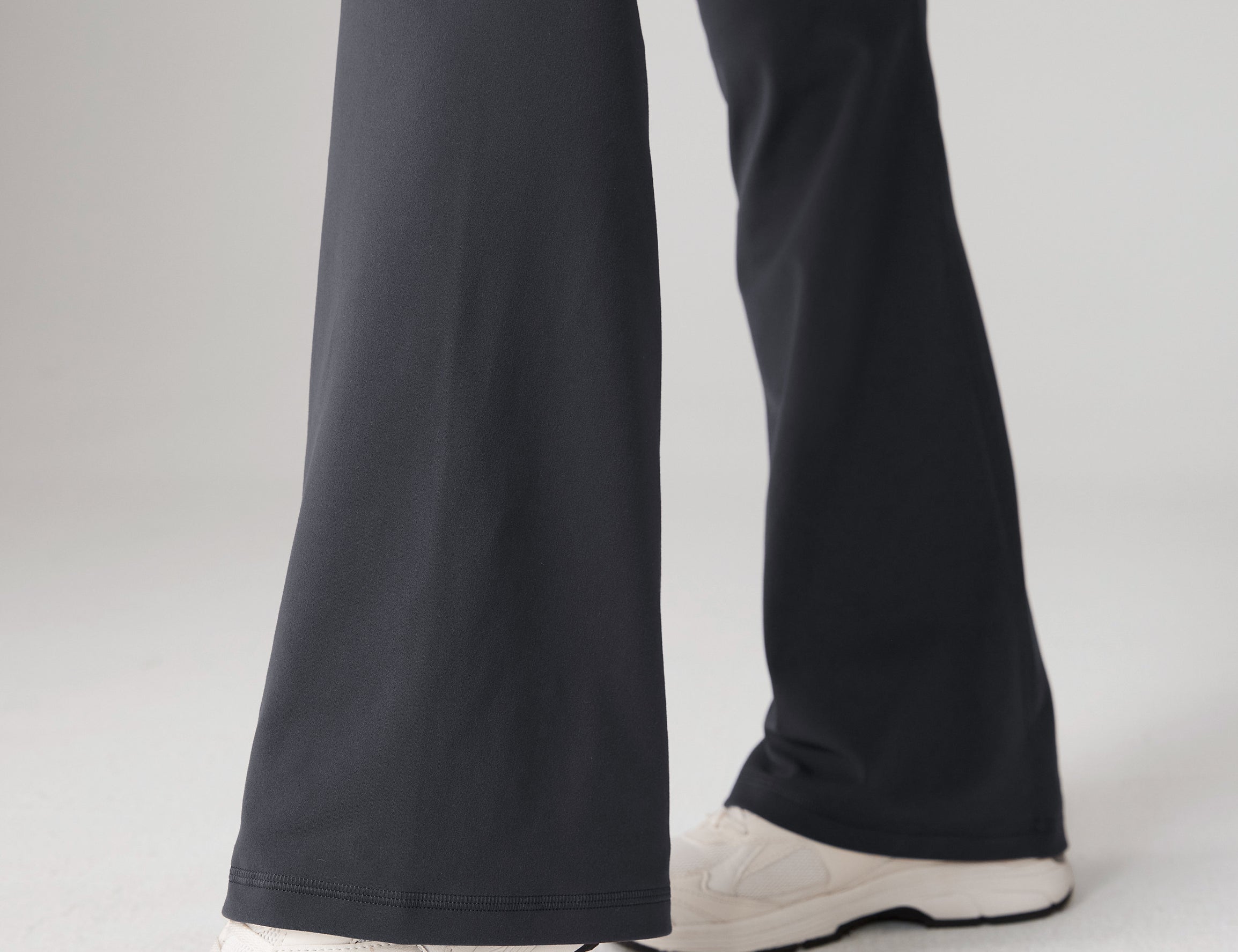 Women's Hugcurve No Front Seam Flare Leggings 31'' Twilight Blue