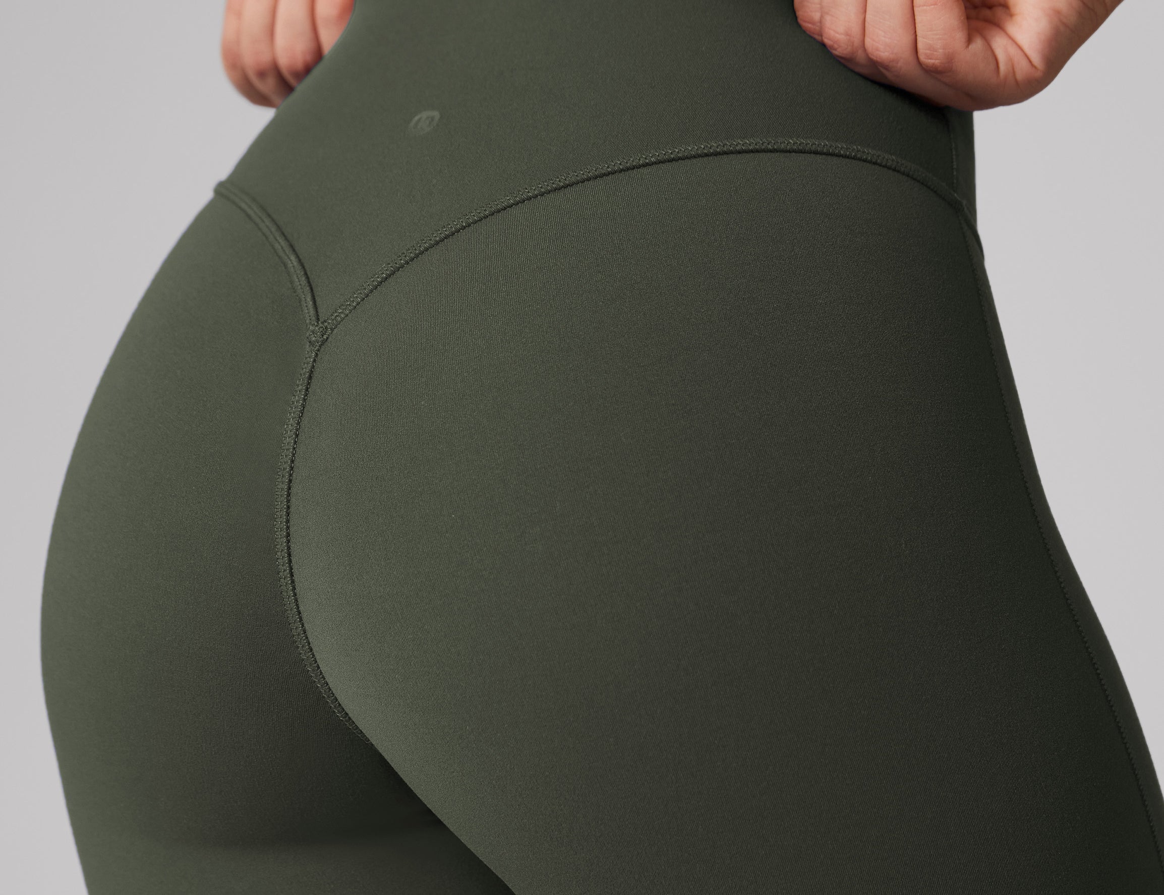 Women's Hugcurve Hidden Scrunch Butt Leggings 25" - No Front Seam Graphite Grey